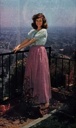 Cathy O'Donnell barefoot